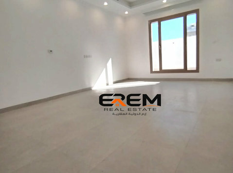 New apartments For rent  in Salwa with Balconies - Pisos