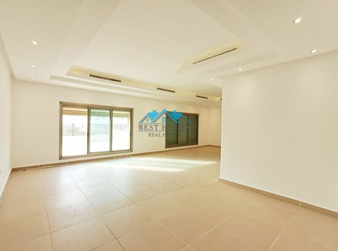 Nice and Spacious 4 Bedrooms Floor in Jabriya - Apartments