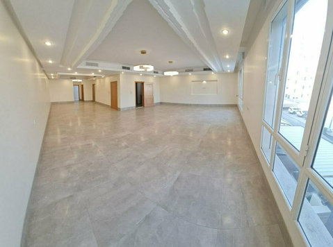 very nice huge villa floor in fnaitees & balcony (open view) - דירות