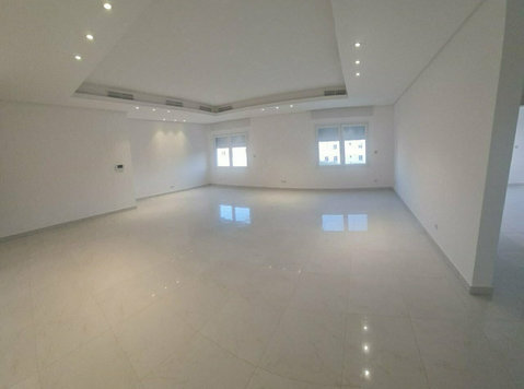 Very nice super clean flat in Fahed Alahmed cross Mangaf - Asunnot
