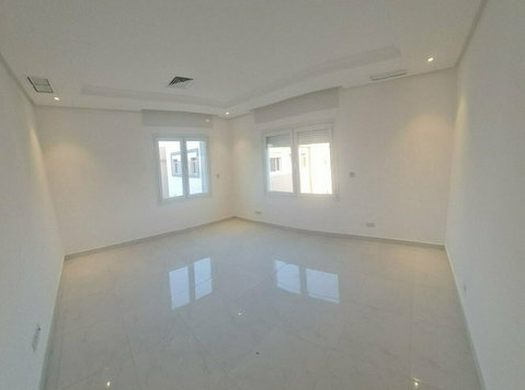 Very nice super clean flat in Fahed Alahmed cross Mangaf - Apartemen