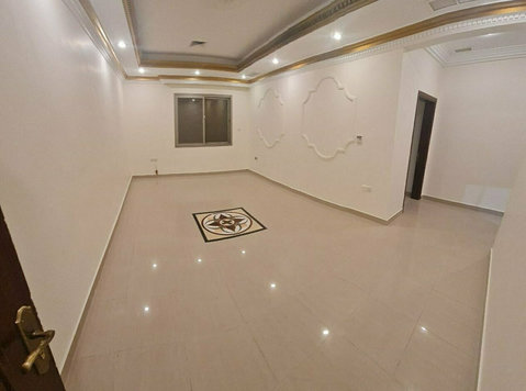 Nice clean flat in Mangaf - آپارتمان ها