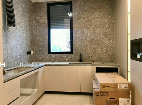 FOUR MASTER BEDROOM FLOOR FOR RENT IN DASMA,KUWAIT - Apartments