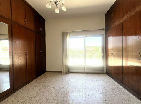 Nuzha - very big 3 bedrooms floor with terrace - Apartamentos