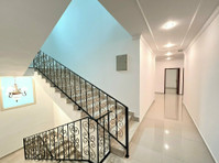Qortuba – great, spacious five bedroom floor w/roof terrace