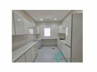 Sabah Al Ahmed -spacious 3 bedroom for Rent - Pisos