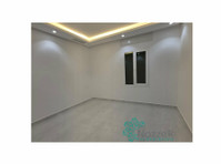 Sabah Al Ahmed -spacious 3 bedroom for Rent - Pisos