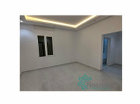 Sabah Al Ahmed -spacious 3 bedroom for Rent - Pisos