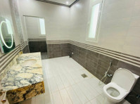 Sabah Al ahmed/ massive ground floor with big yard - Pisos