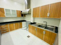 Sabah Al ahmed/ massive ground floor with big yard - Pisos