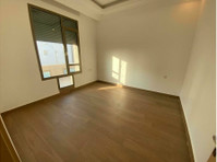 Sabah al ahmed - big 3 bedrooms villa apartment with balcony - Apartemen