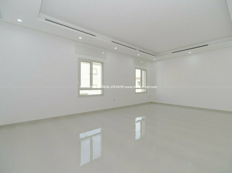 Salam – 400m2, unfurnished three master bedroom floor - Apartamentos