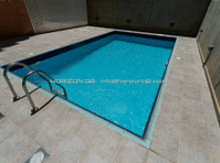 Salmiya - nice 2 bedrooms apartments w/s.pool - شقق