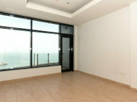 Salmiya - three bedroom sea view apartment w/pool - Apartamentos
