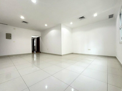 Salmiya – unfurnished two bedroom apartment - Apartemen