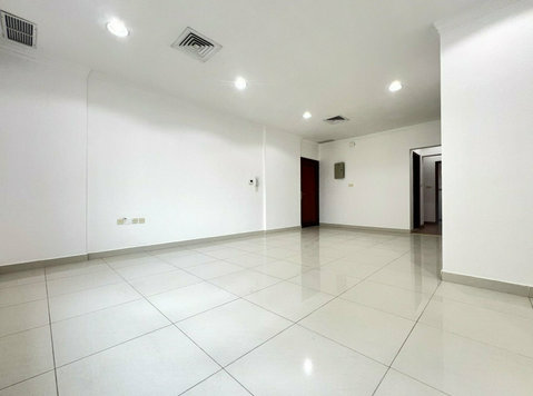 Salmiya – unfurnished two bedroom apartment - Apartemen