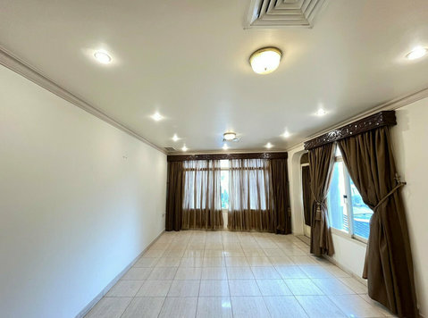 Salwa – Very Spacious, 5 Bedrooms duplex w/yard - Apartments