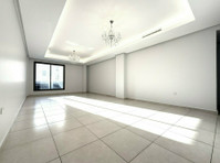 Salwa - big 3 bedrooms apartment with balcony