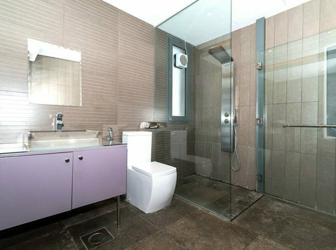 Salwa – quirky, spacious, furnished, one bedroom apartment - דירות