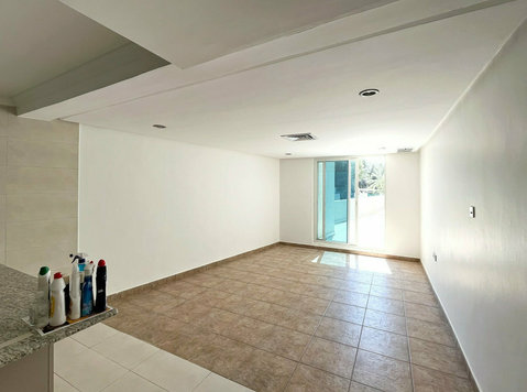 Salwa – unfurnished, two bedroom floor w/terrace - Mieszkanie