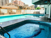 Sea view three bedroom apartment for rent near Marina Mall