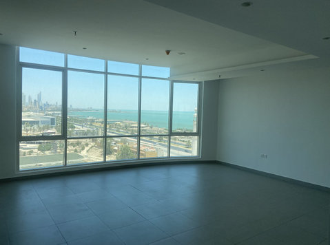 Sea view flat in Salmiya for rent - Apartments
