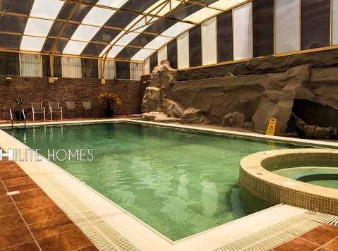 Sea view three bedroom apartment in Salmiya - Apartments