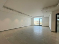 Shaab - new, big 4 master bedrooms floor with balcony - 아파트