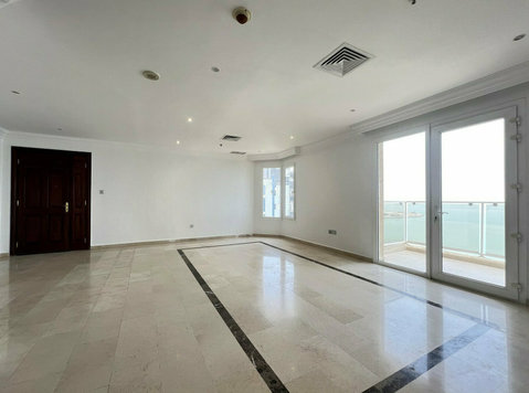 Shaab – unfurnished, three bedroom apartment w/sea view - Apartemen