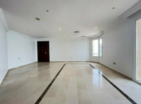 Shaab – unfurnished, three bedroom apartment w/sea view - Pisos