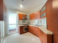 Shaab – unfurnished, three bedroom apartment w/sea view - Pisos