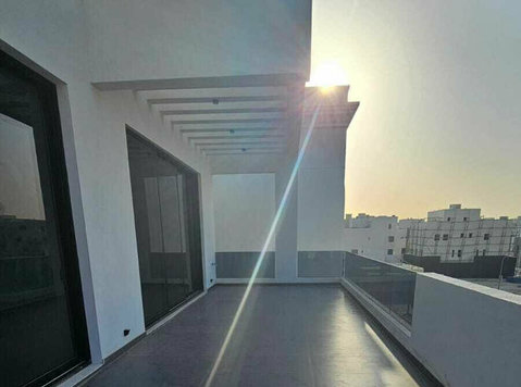 Sunny and Modern Floor for rent with Spacious Terrace - Апартмани/Станови