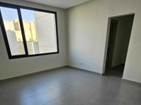 Sunny and Modern Floor for rent with Spacious Terrace - Apartments