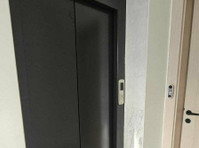 Sunny and Modern Floor for rent with Spacious Terrace - Apartments