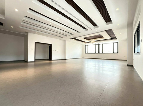 Surra – immaculate penthouse duplex w/private pool - Apartments