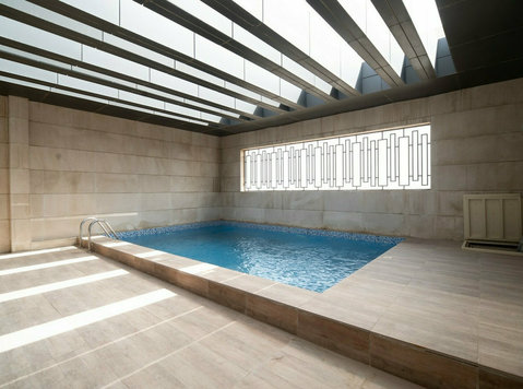 Surra – immaculate penthouse duplex w/private pool - Apartments