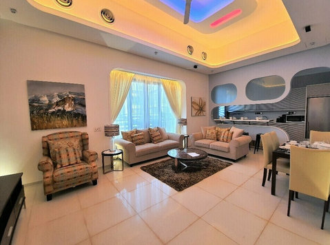 Beautiful and Modern 3-bedroom Apartment - อพาร์ตเม้นท์