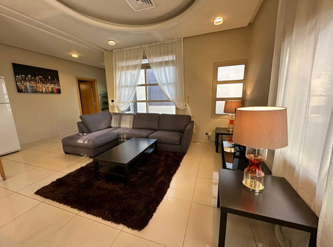 Lovely Spacious One-Bedroom with Large Balcony - Apartemen