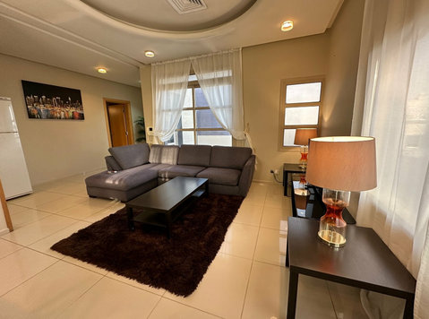 Lovely Spacious One-Bedroom with Large Balcony - Апартмани/Станови