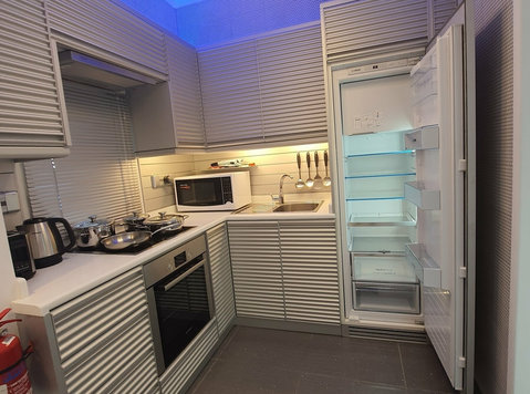 Lovely Modern Fully Furnished One-Bedroom in Jabriya - Lejligheder