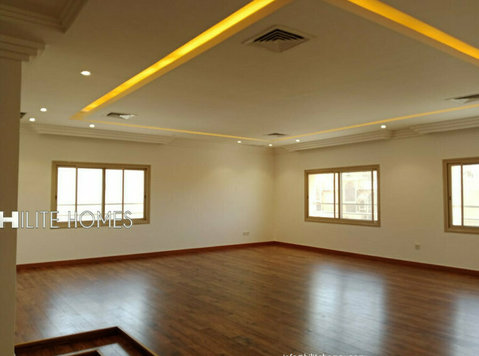 Four bedroom floor for rent in Salwa - Asunnot