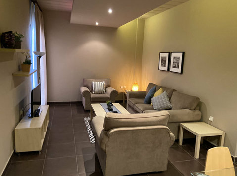 fully furnished 2 bedrooms in salmiya - Apartamente