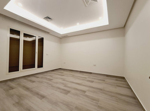 full floor for rent in abu fatera  4 master bedrooms - アパート