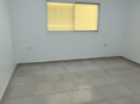 spacious 3 bedrooms apartment in egaila kuwaiti - Apartemen
