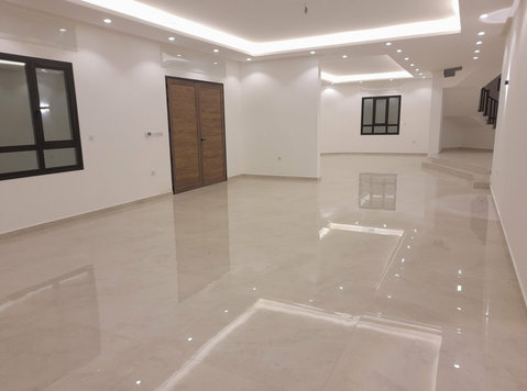 6 Master Bedroom Modern Duplex Villa Garden Sabah Al Ahmad - Къщи