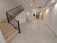 6 Master Bedrooms Private Triplex Villa in Sabah Al Ahmad - Case