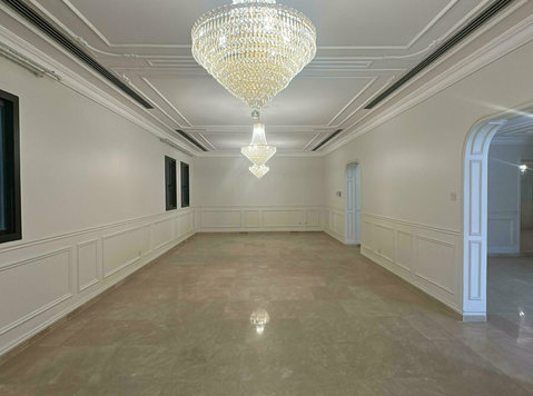 7 Bedroom Villa in Mishref - Hus