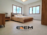 A new,luxurious residential villa with swimming pool, Garden - Σπίτια