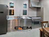 A new,luxurious residential villa with swimming pool, Garden - منازل