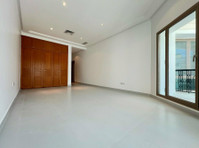 Al Bida – very nice, unfurnished compound villa w/facilities - Hus